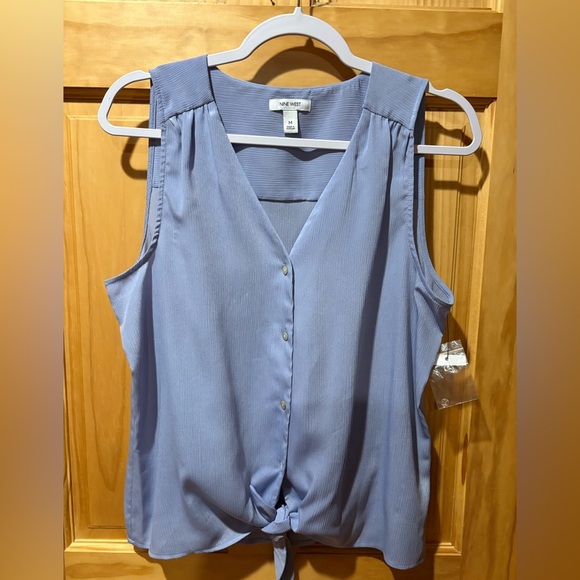Nine West women’s size medium blue textured top button up, V-neck, tie knot NWT - Picture 1 of 7